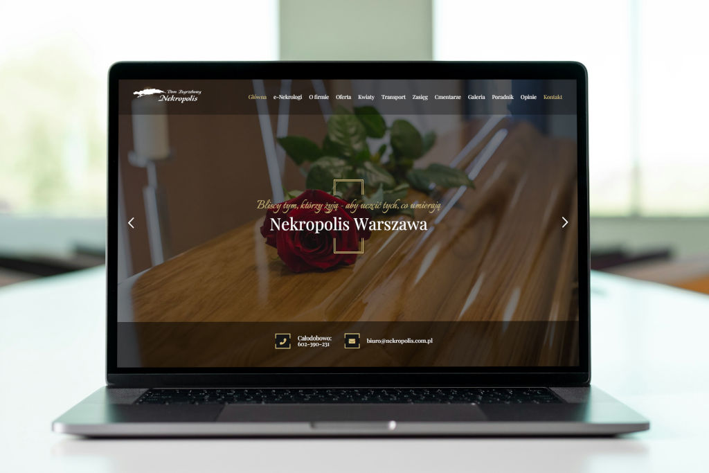 Zakład Pogrzebowy Nekropolis na laptopie